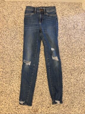 Old Navy Women’s Size 0 Ripped Skinny Jeans Dark Blue